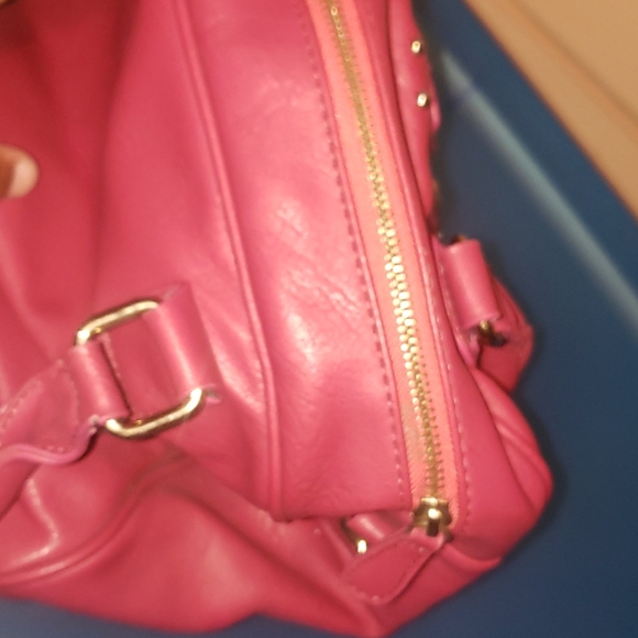 Hot pink purse - Picture 4 of 8